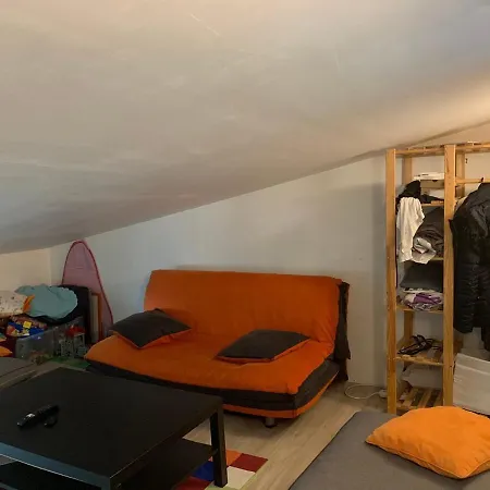Loft-style House, Close To Downtown And Shops *